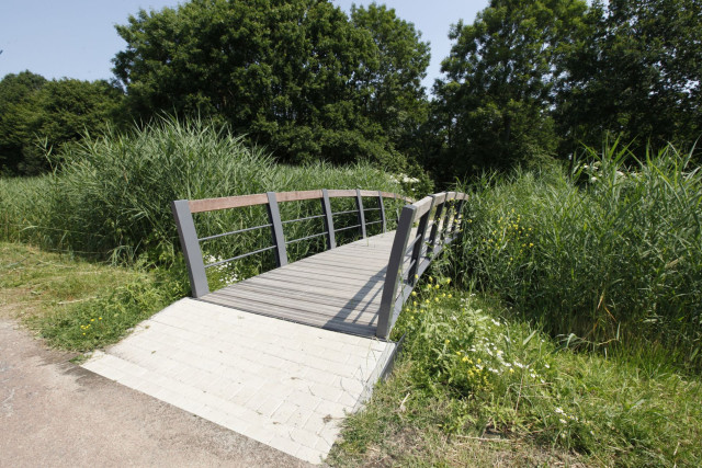 Fietsbrug staal met hout